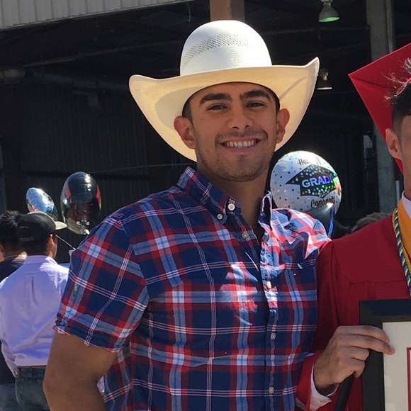 Meet your Posher, Eduardo - Picture 1 of 1